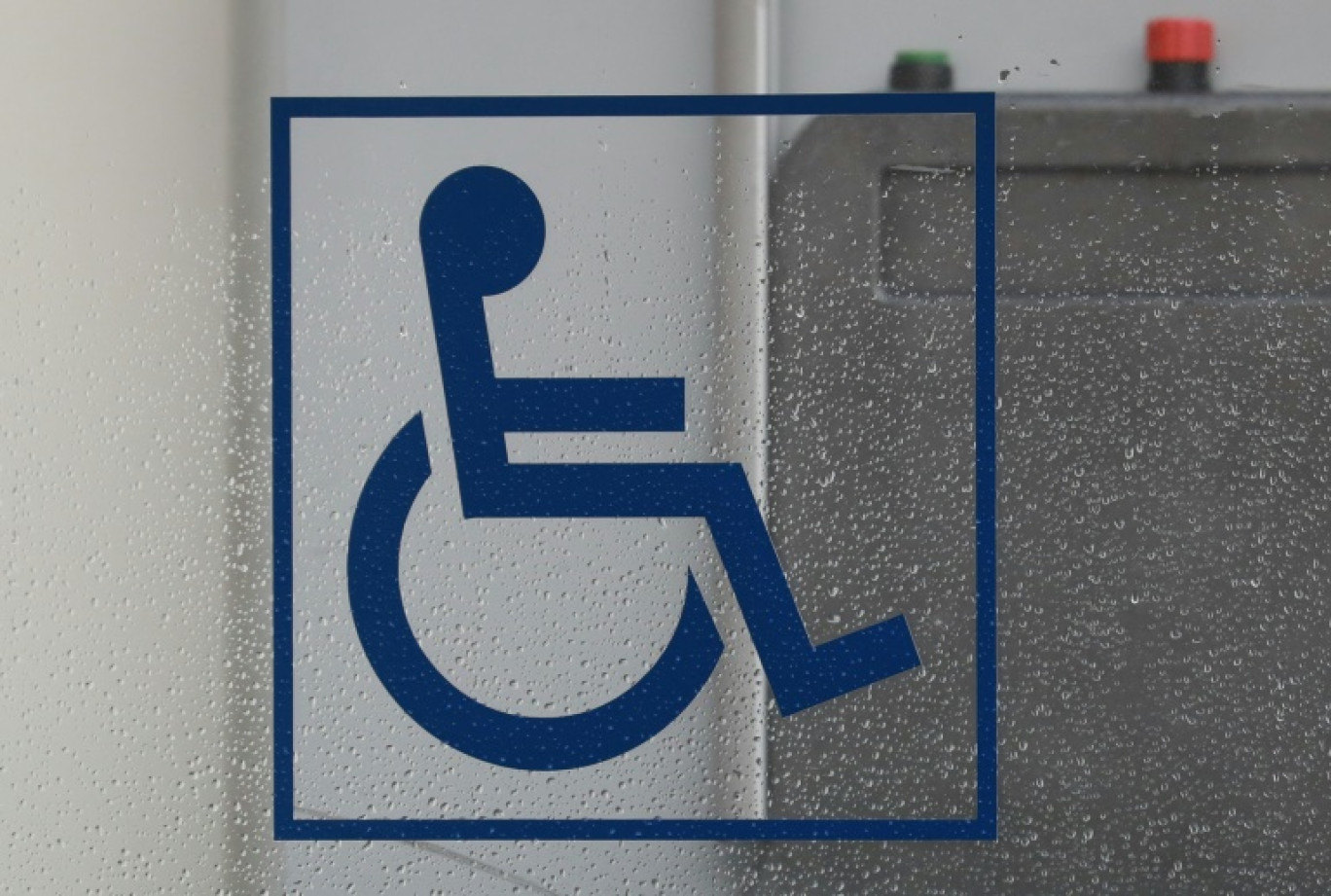 Les pouvoirs publics font preuve d'un "attentisme scandaleux" s'agissant du respect des droits des personnes handicapées, ont dénoncé le 17 avril 2024 plusieurs associations © Ludovic MARIN