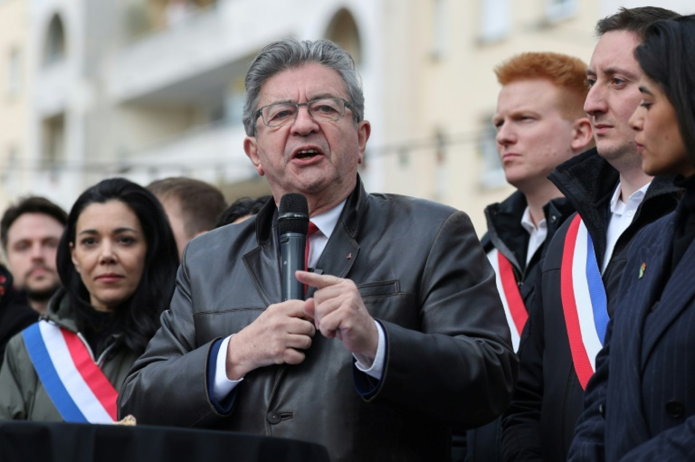 Le chef de file de LFI Jean-Luc Mélenchon (C) lors d'un rassemblement à Lille le 18 avril 2024 © FRANCOIS LO PRESTI