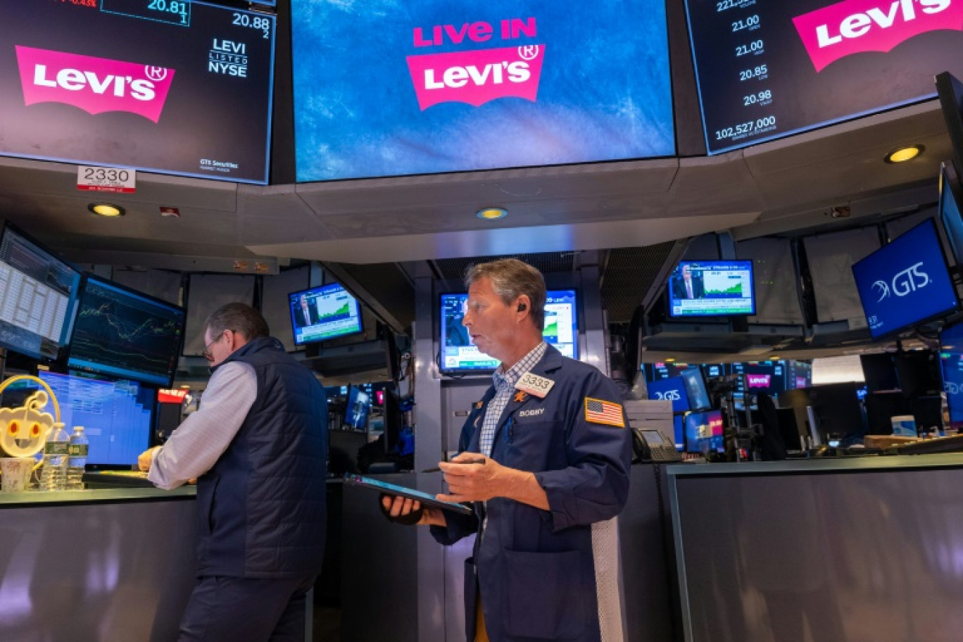 Des opérateurs du New York Stock Exchange © SPENCER PLATT