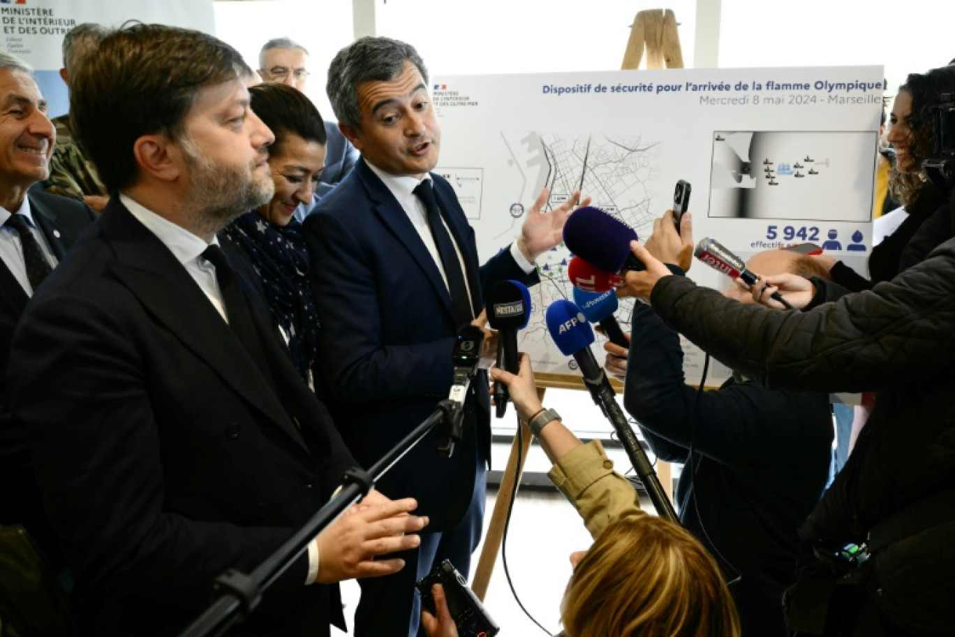 Le ministre de l'Intérieur Gérald Darmanin lors d'un déplacement à Marseille, le 26 avril 2024, en vue de l'arrivée de la flamme olympique le 8 mai © CHRISTOPHE SIMON