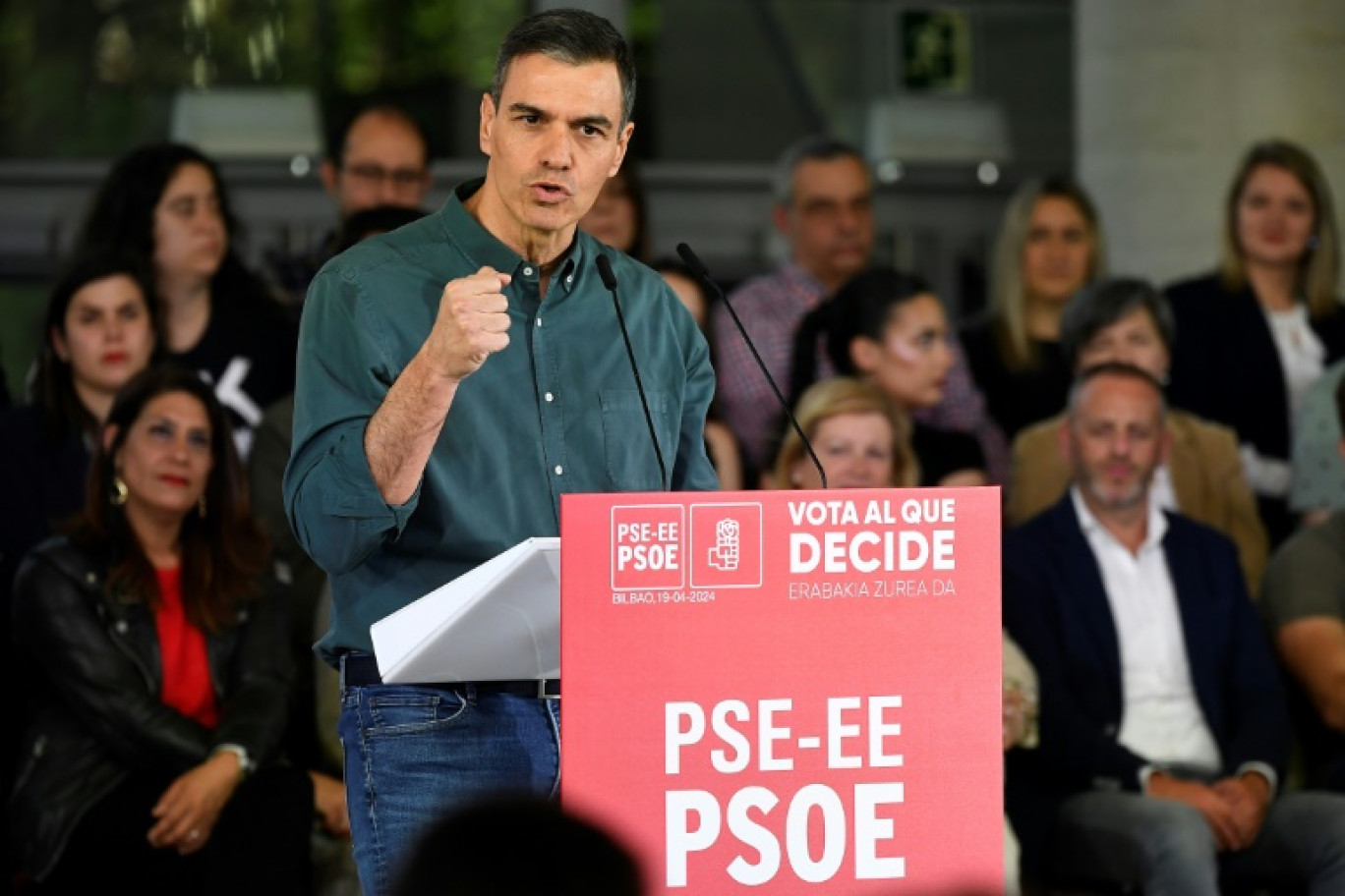 Le Premier ministre espagnol Pedro Sanchez pendant un meeting électoral à Bilabo, au Pays basque, le 19 avril 2024 © ANDER GILLENEA