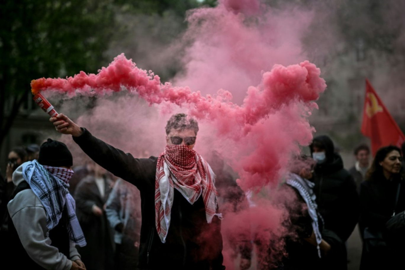 Manifestation pro-Palestiniens dans la cour de Sciences Po Lyon le 30 avril 2024 © OLIVIER CHASSIGNOLE