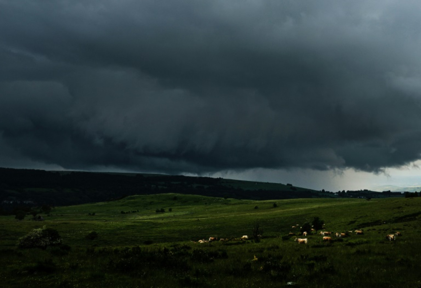 De violents orages accompagnés de grêlons et de fortes pluies ont frappé l'Ile-de-France mercredi soir, notamment la Seine-Saint-Denis, ainsi que le département de l'Oise plus au nord © GUILLAUME SOUVANT