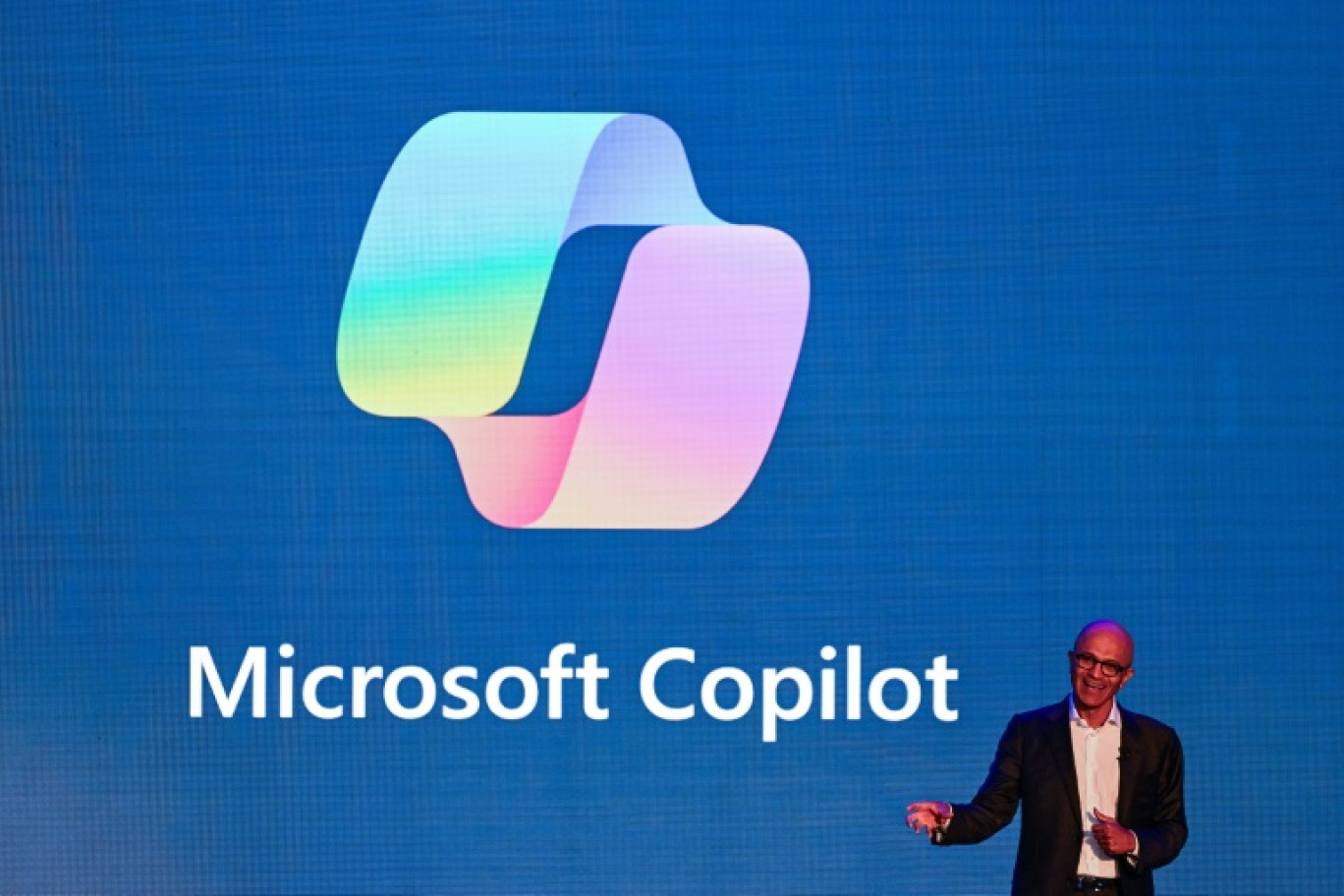 Le directeur général de Microsoft, Satya Nadella, lors d'un discours à Kuala Lumpur, le 2 ai 2024 © Mohd RASFAN