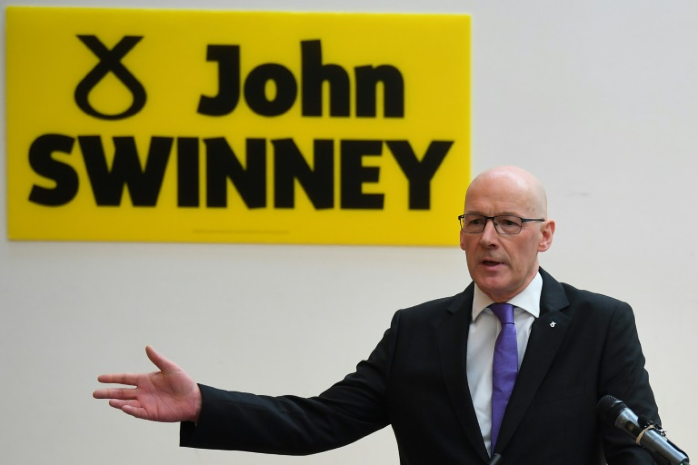 John Swinney, membre du Parti national écossais (SNP), annonce son intention de se présenter à la direction du SNP ainsi que sa candidature au poste de premier ministre d'Écosse, le 2 mai 2024 à Edimbourg © ANDY BUCHANAN