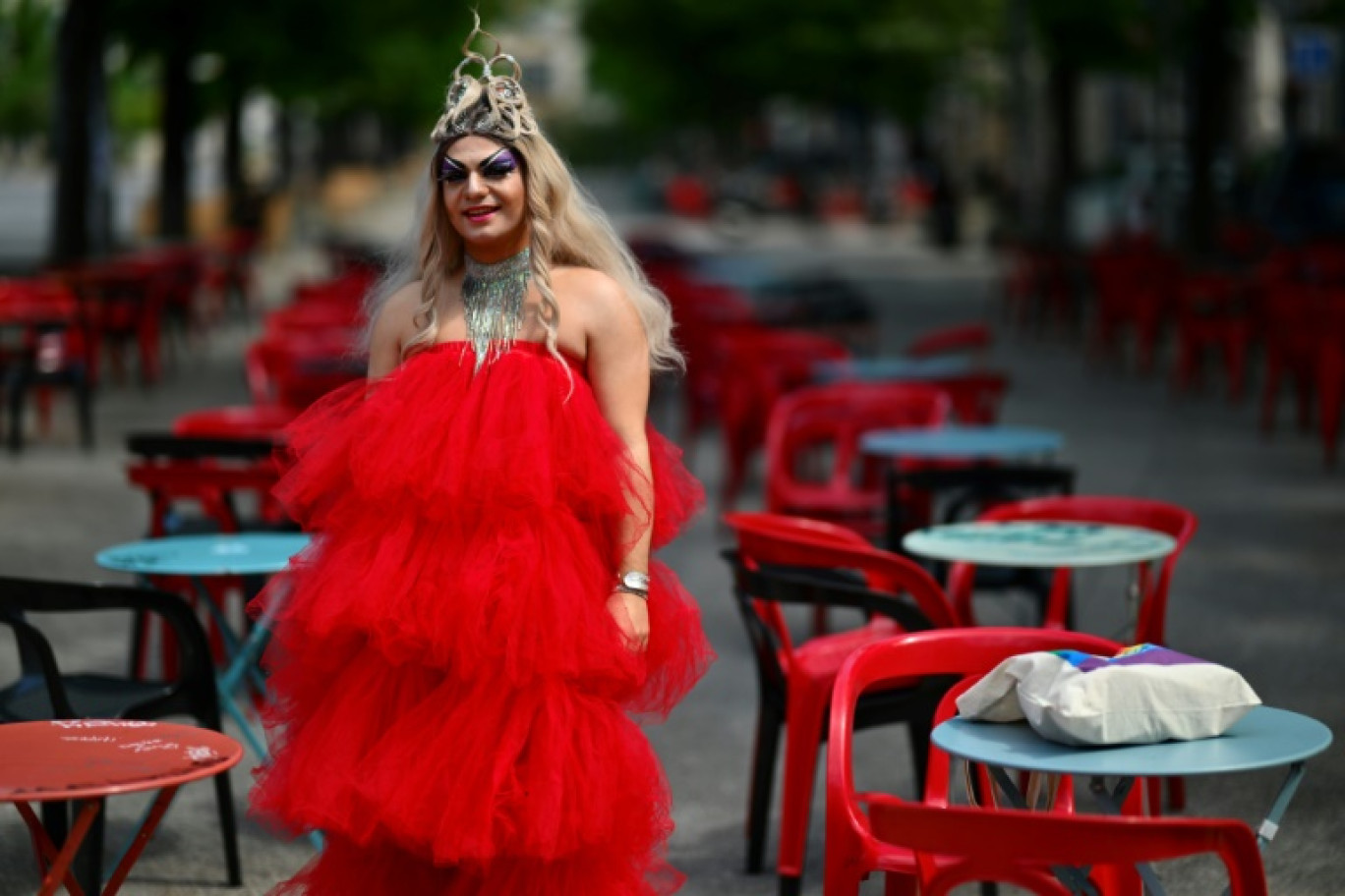 Martin Namias, connu sous son nom de drag queen "Miss Martini", à Marseille le 3 mai 2024 © Christophe SIMON