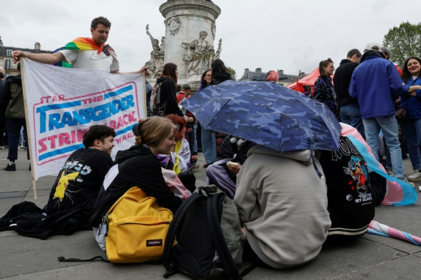 Rassemblement contre la transphobie, le 5 mai 2024 Place de la République à Paris © Geoffroy VAN DER HASSELT