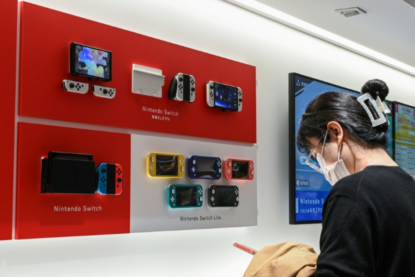 Des consoles Switch dans un magazin Nintendo à Tokyo, le 6 novembre 2023 © Richard A. Brooks