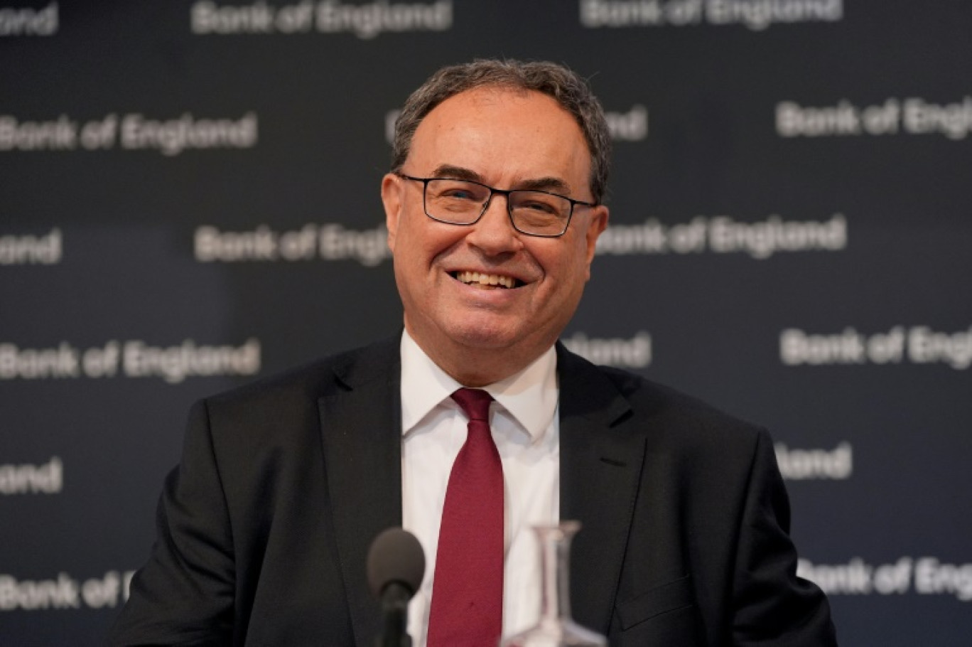 Le gouverneur de la Banque d'Angleterre Andrew Bailey, lors d'une conférence de presse à Londres, le 9 mai 2024 © Yui Mok