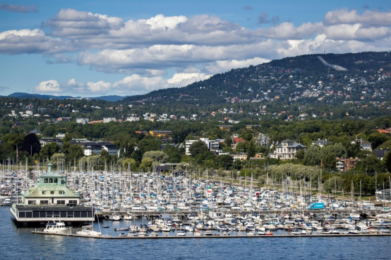 Des bateaux amarrés à la marina de Kongen à Oslo, le 25 juillet 2020 en Norvège © Odd ANDERSEN