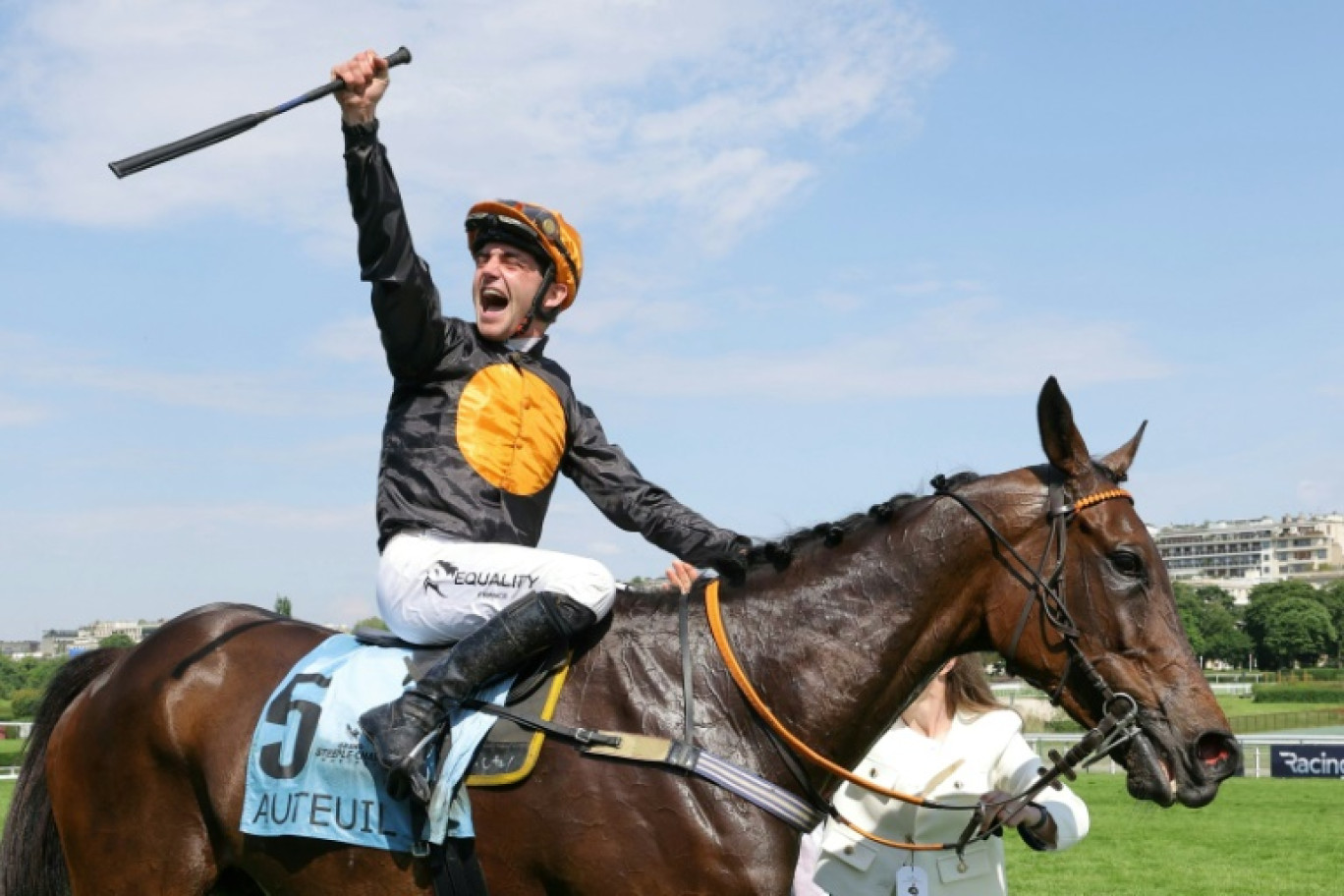 Gran Diose, un hongre âgé de 8 ans monté par Clément Lefebvre, a remporté le Grand Steeple-Chase de Paris le 19 mai 2024 à Auteuil © Thomas SAMSON