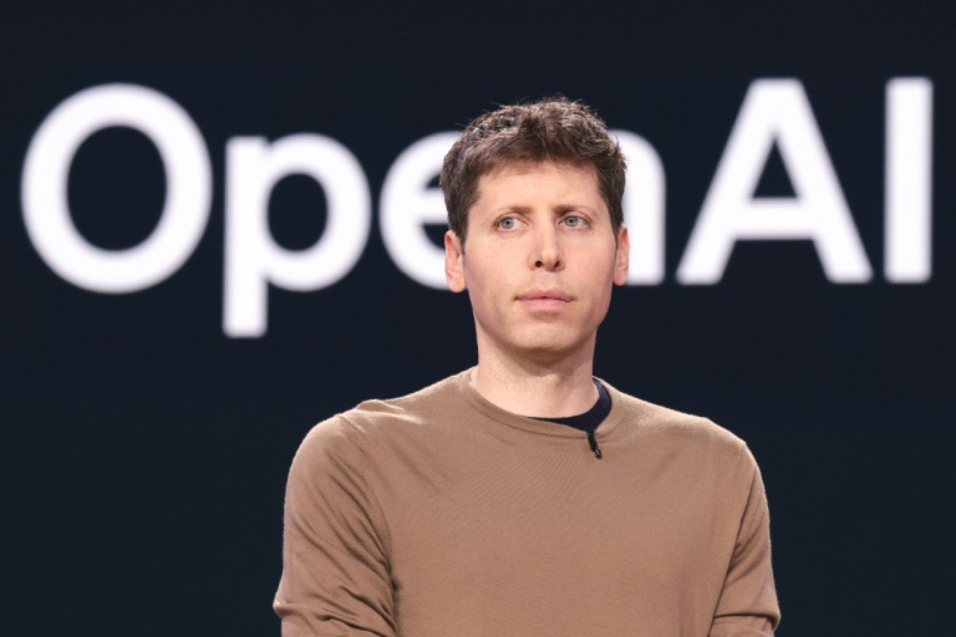 Le directeur général d'OpenAI Sam Altman est sur scène pour l'ouverture de la conférence annuelle de Microsoft à Seattle, aux Etats-Unis, le 21 mai 2024 © Jason Redmond