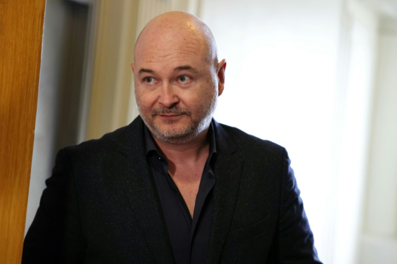 L'animateur Sébastien Cauet, le 18 mars 2024 à Paris © Thomas SAMSON