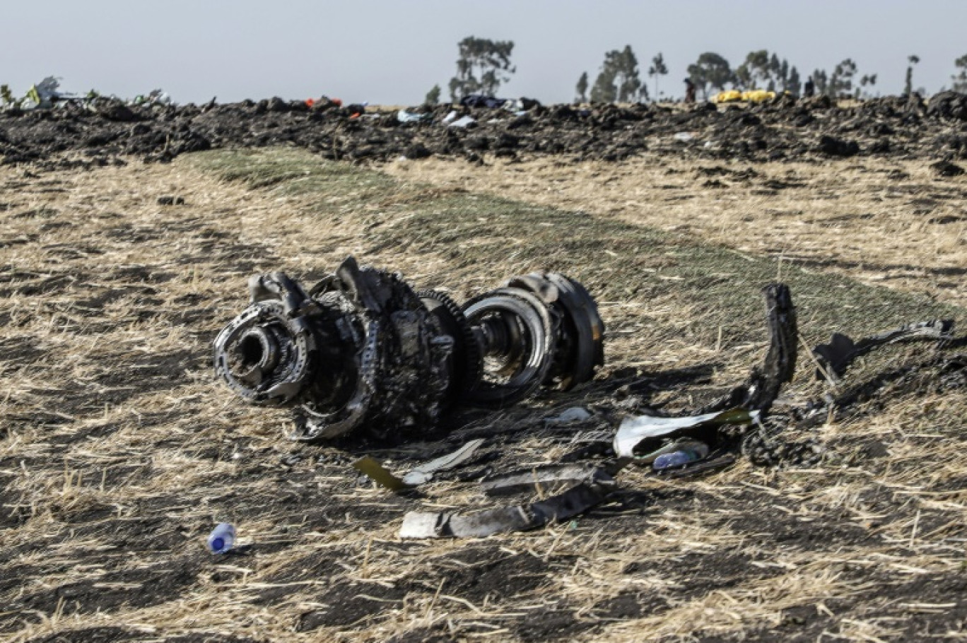 Un débris du Boeing 737 MAX d'Ethiopian Airlines après son crash le 10 mars 2019 près d'Addis Abeba © Michael TEWELDE