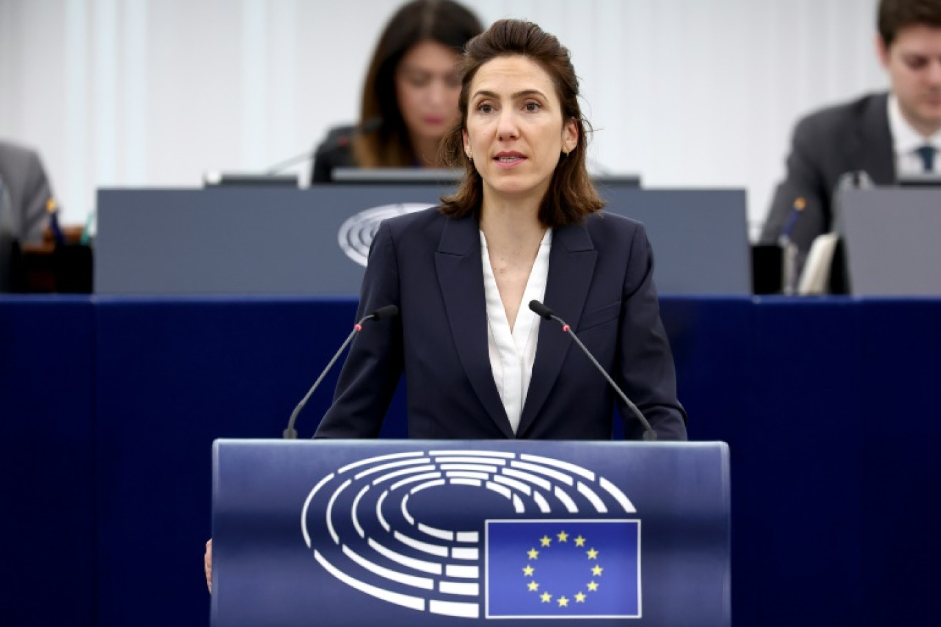 Valérie Hayer, tête de liste Renaissance aux élections européennes, fait un discours dans l'hémicycle du Parlement européen, le 23 avril 2024 à Strasbourg © FREDERICK FLORIN