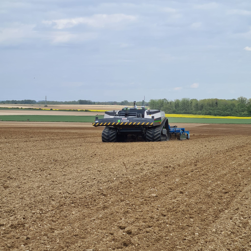 Un tracteur autonome du constructeur AgXeed est déjà opérationnel dans les champs de l'Aisne.