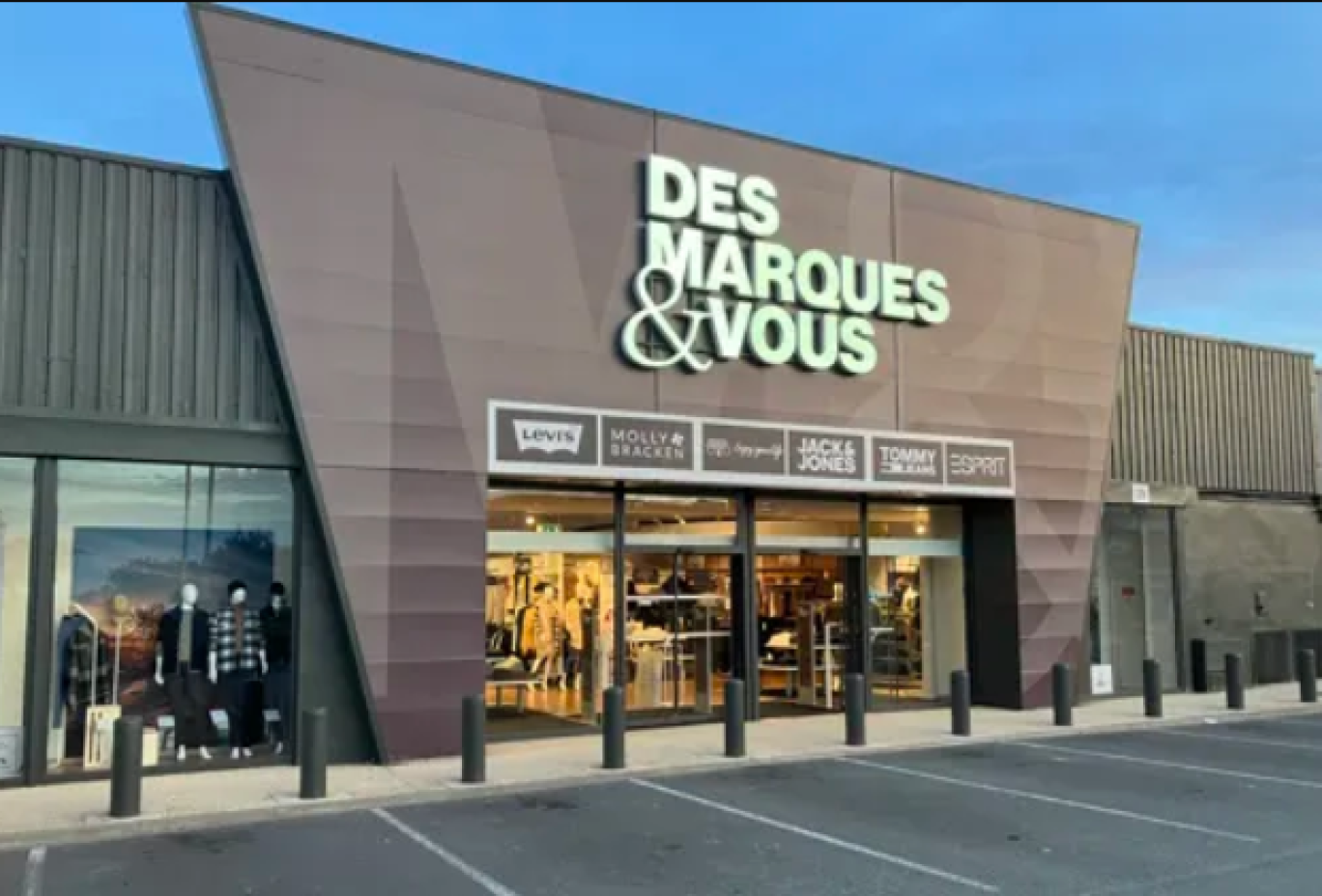 Des Marques et vous compte 34 boutiques et deux magasins d'usine. © Des marques et vous