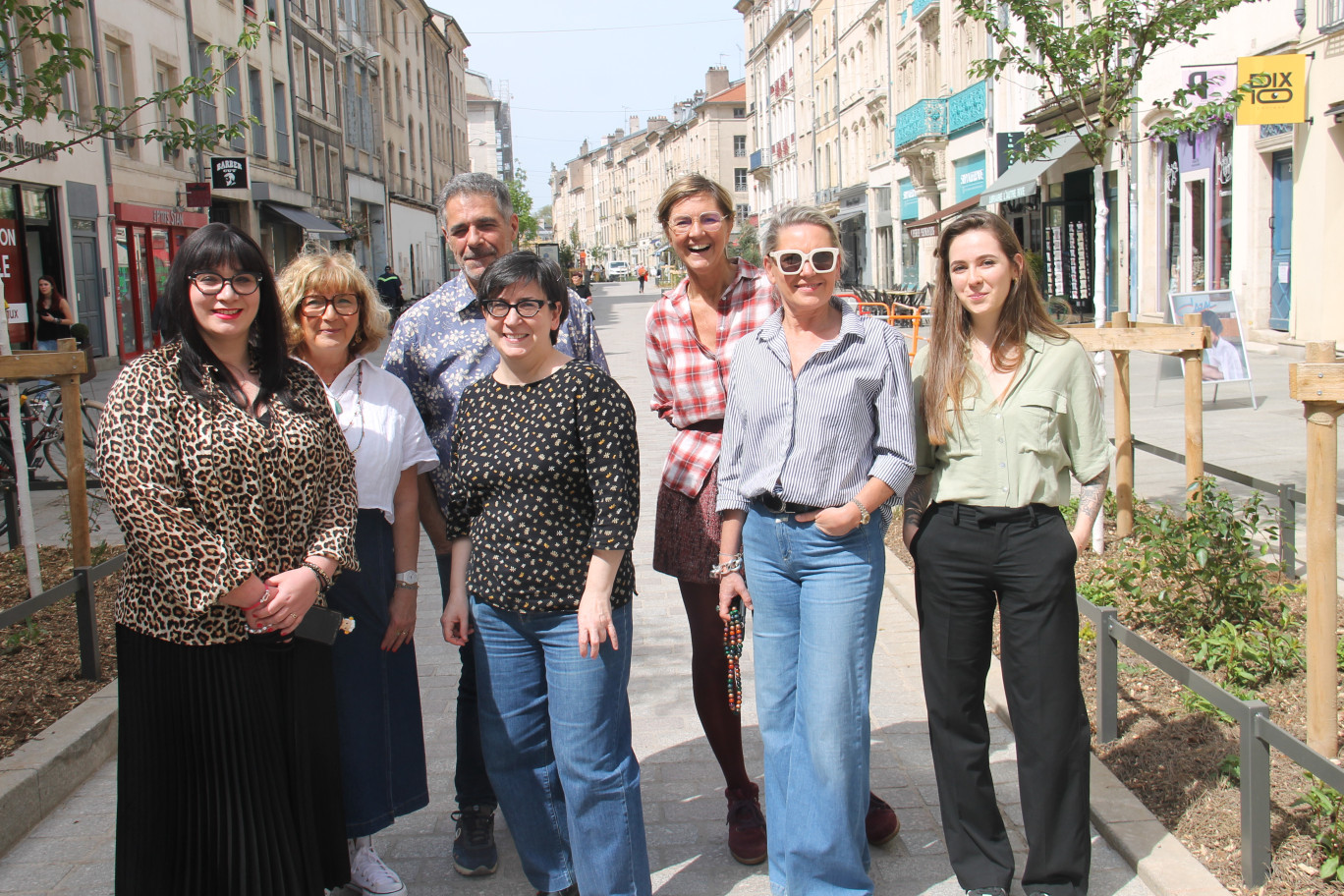 La nouvelle association de commerçants nancéiens Nico et Mouja, présidée par Virginie Vernez (troisième en partant de la droite) entend animer et faire vivre l’esprit village renaissant de cette partie piétonisée de Nancy