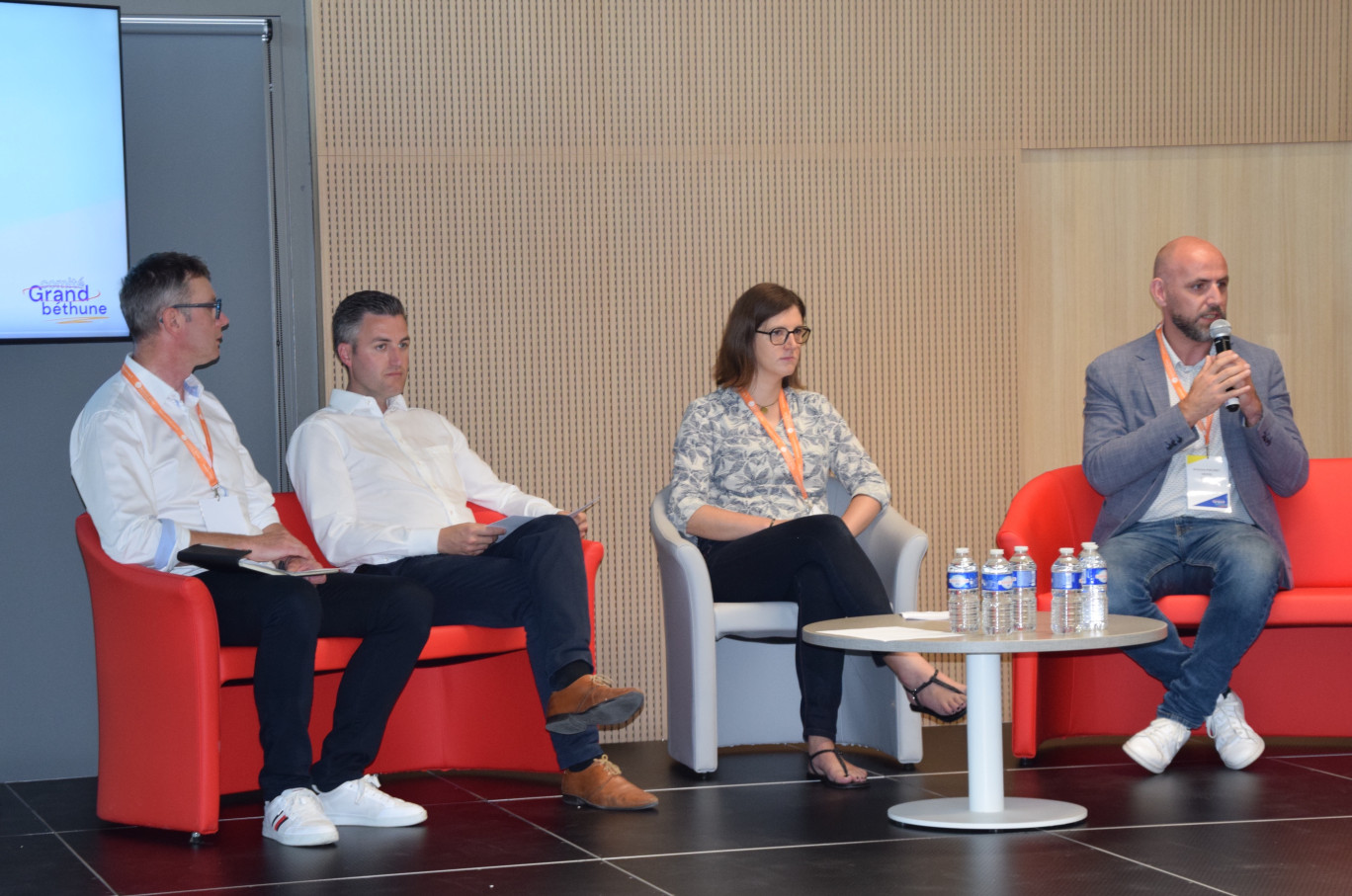 Patrick Gaspard, directeur de la société R3D, Steve Bossart, vice-président de la CABBALR en charge du développement économique et de la transition numérique, Juliette Marrant-Defebvin, chargée de développement de la plateforme universitaire Tech3E et Antoine Macret, directeur Hauts-de-France Innovation Développement.