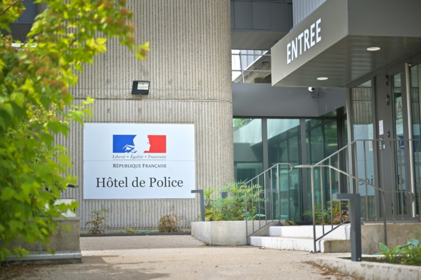 L'entrée du Service Interdépartemental de la police judiciaire de Rouen, le 13 juin 2024 © LOU BENOIST