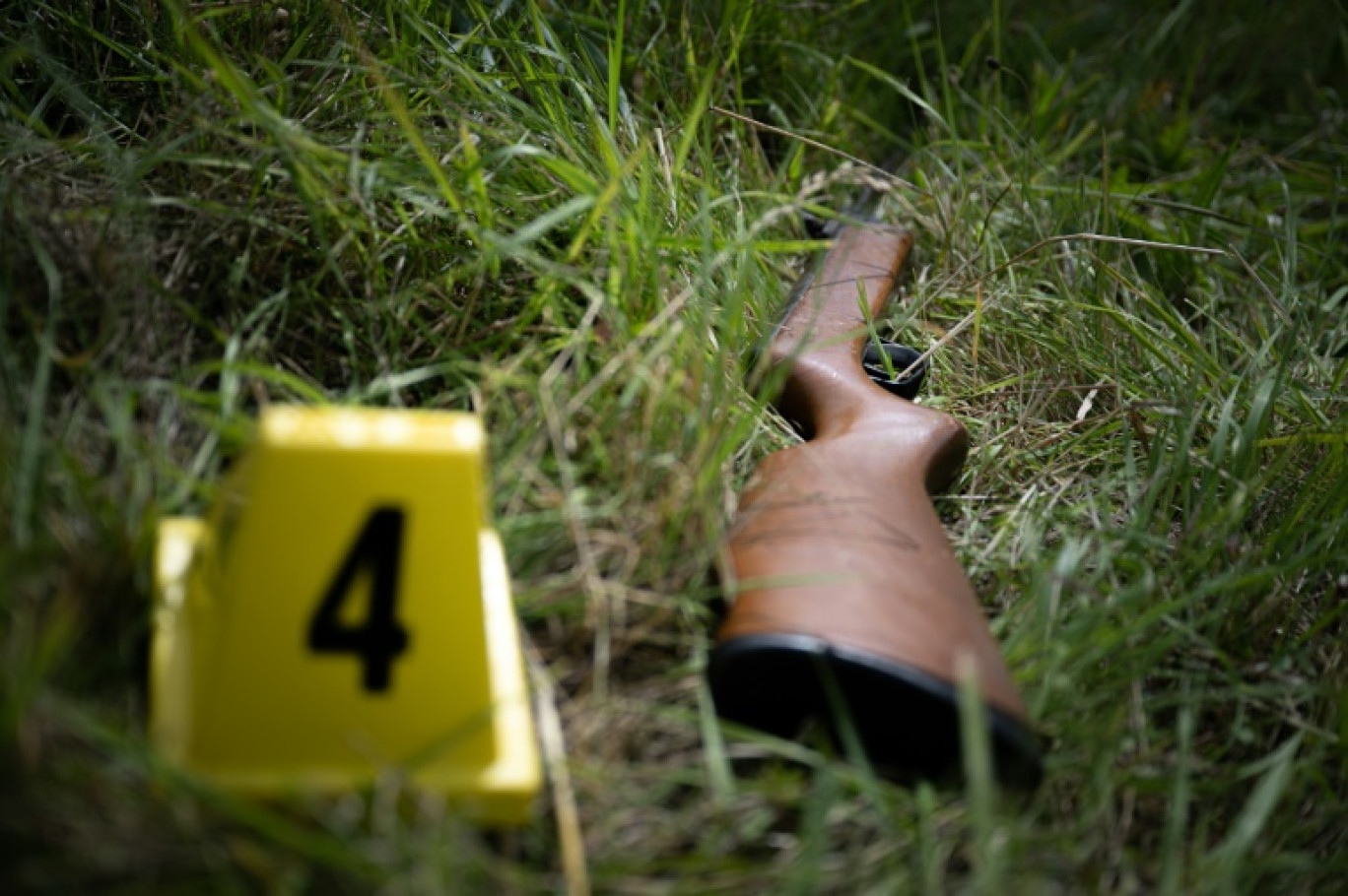 Une simulation de scène de crime lors d'un exercice organisé par le Service Interdépartemental de la police judiciaire  à Rouen, le 13 juin 2024 © LOU BENOIST