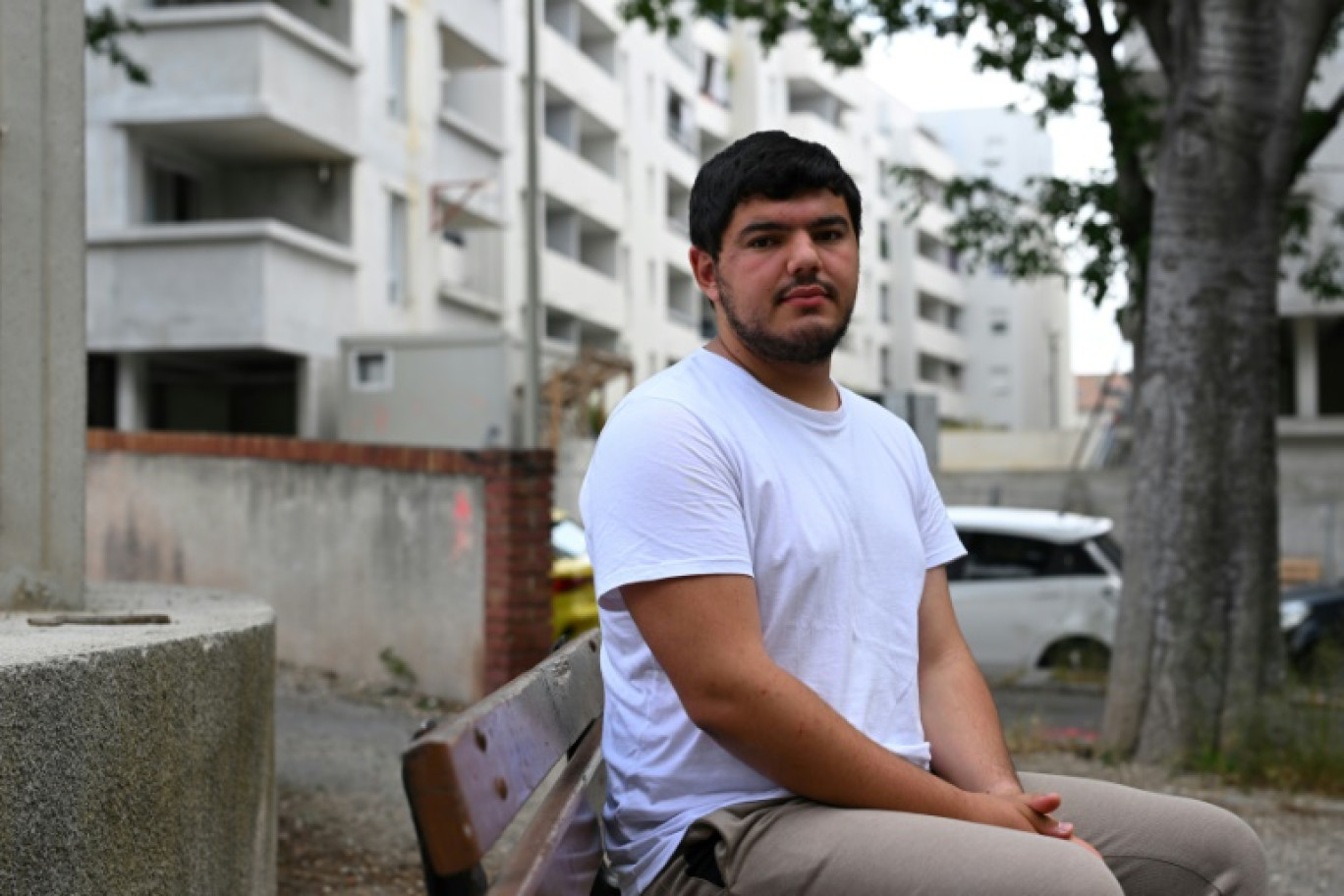 Amine Kessaci, candidat sur la liste de l'écologiste Marie Toussaint aux européennes, le 27 mai 2024 à Marseille © Nicolas TUCAT