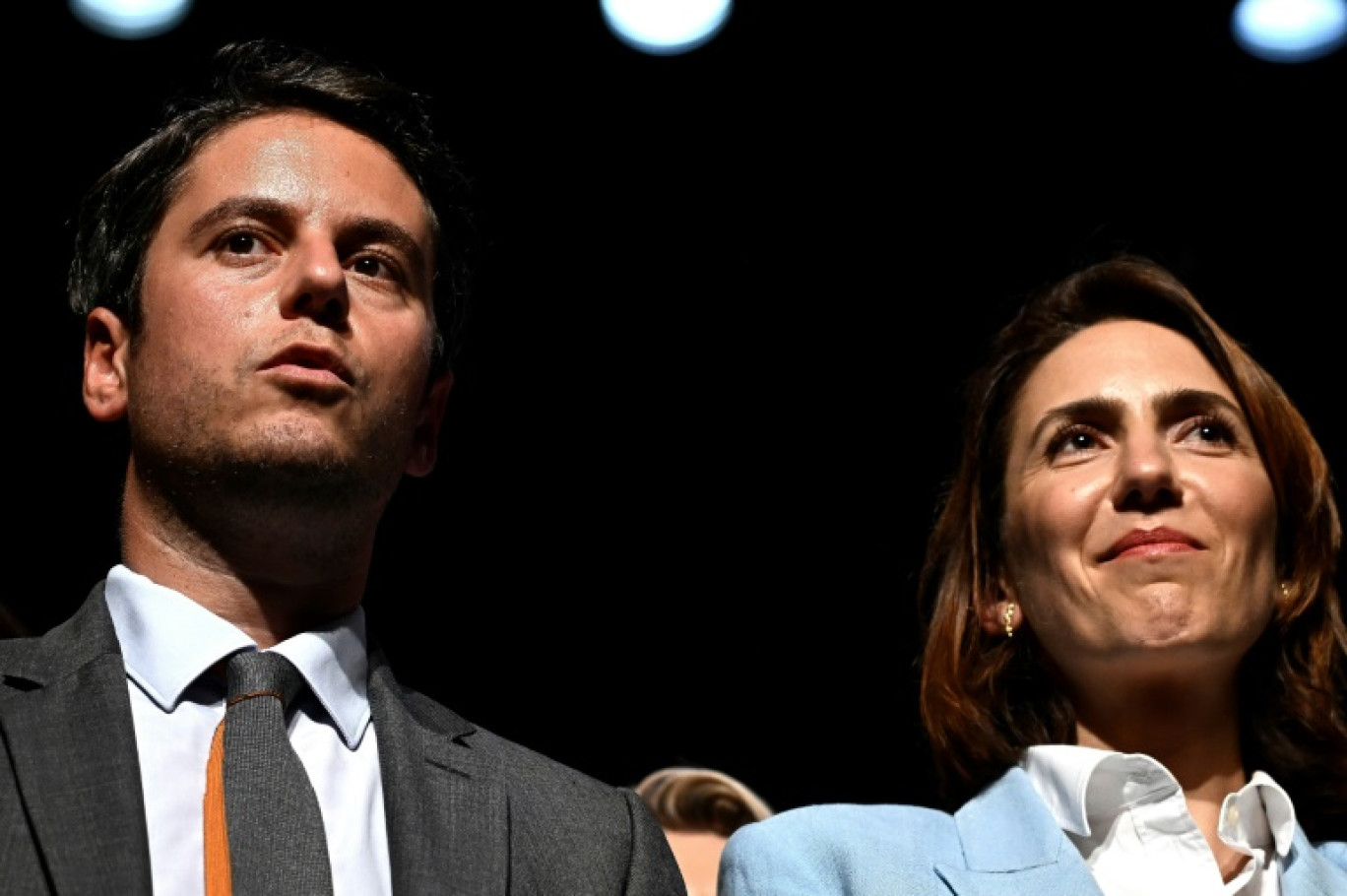 Le Premier ministre Gabriel Attal et la tête de liste Renaissance aux européennes Valérie Hayer, lors d'un meeting à Boulogne-Billancourt, près de Paris, le 28 mai 2024 © JULIEN DE ROSA