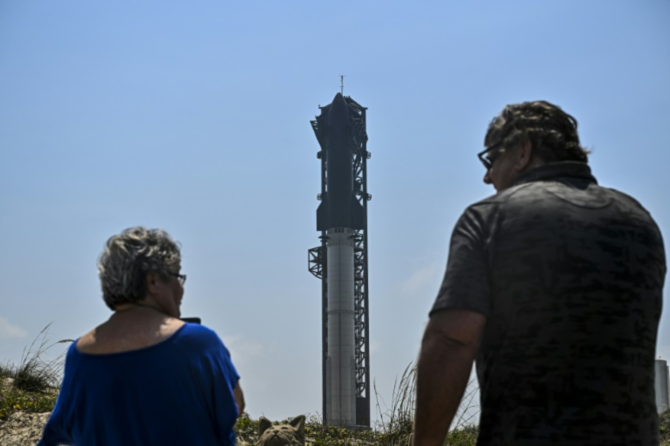 La fusée Starship de SpaceX est positionnée sur le pas de tir avant son quatrième vol d'essai depuis la base spatiale Starbase à Boca Chica, au Texas, le 5 juin 2024 © CHANDAN KHANNA