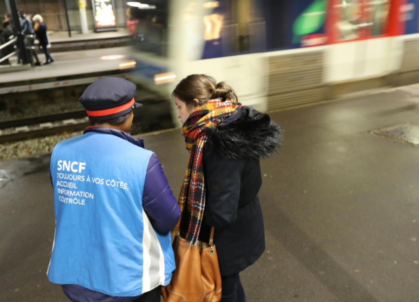 Le passe rail, qui doit permettre aux jeunes de 16 à 27 ans de voyager gratuitement sur le réseau des TER, trains de nuit et Intercités moyennant un abonnement à 49 euros par mois, sera mis en vente à partir de mercredi © JACQUES DEMARTHON