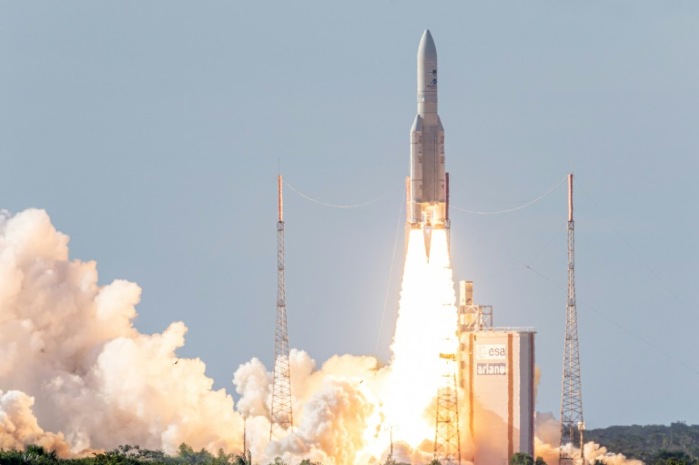 Décollage d'Ariane 5 avec deux satellites de telecommunications, à Kourou en Guyane le 6 août 2019 © jody amiet