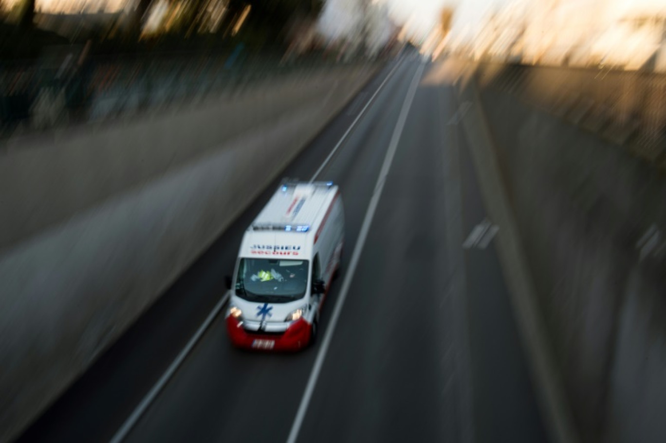 Un accident de la circulation impliquant un groupe d'enfants à vélo et un véhicule a fait au moins six blessés dont trois graves à La Rochelle © Loic VENANCE