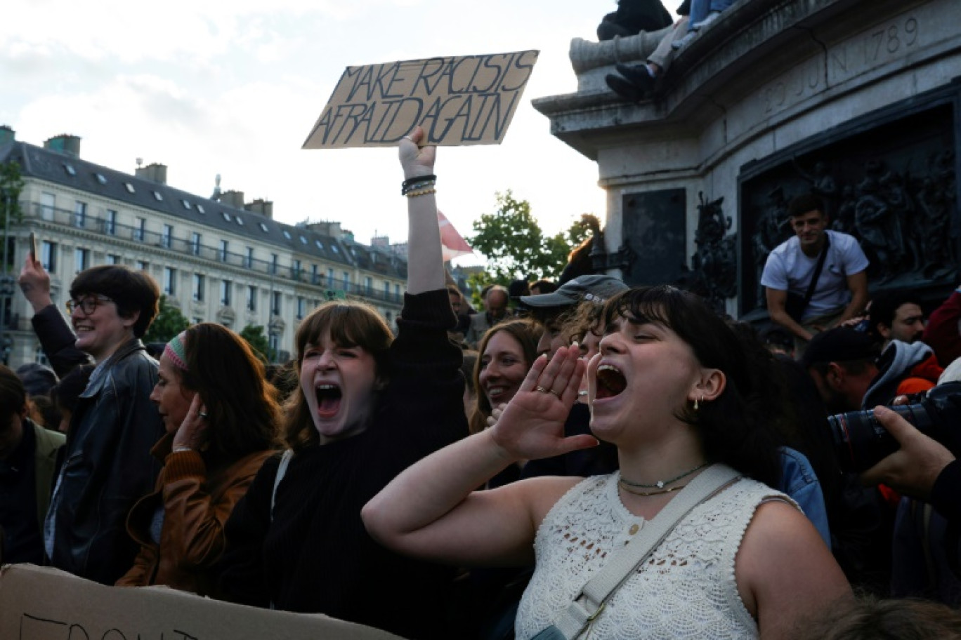 Rassemblement anti-extrême droite sur la place de la République à Paris, le 10 juin 2024 © Geoffroy VAN DER HASSELT