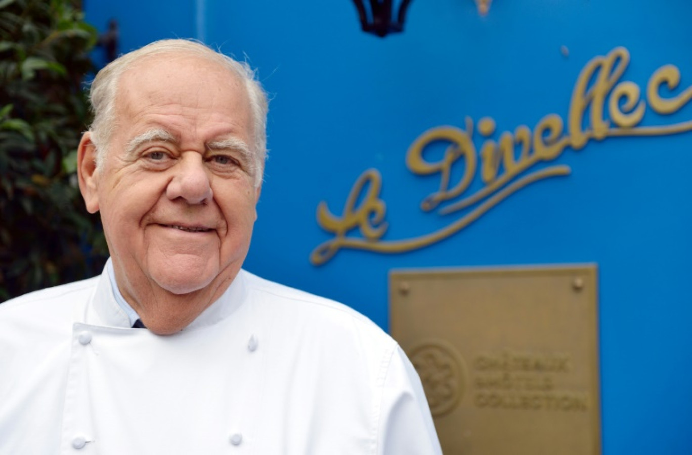 Jacques Le Divellec devant son restaurant à Paris le 18 septembre 2012 © Eric Feferberg