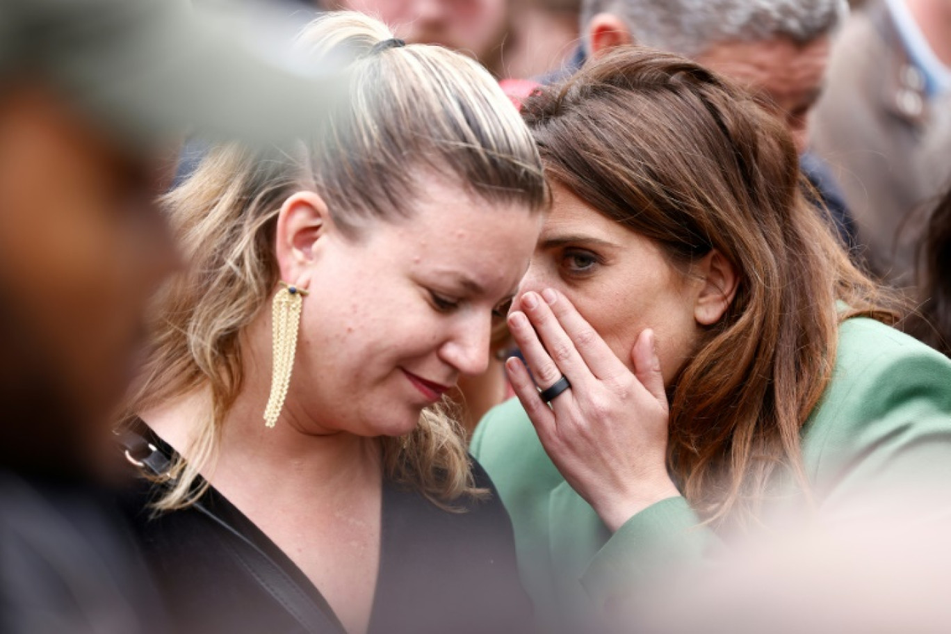 Marine Tondelier (Les Ecologistes) et Mathilde Panot (LFI) lors d'une manifestation contre l'extrême droite à Paris, le 15 juin 2024 © Sameer Al-Doumy