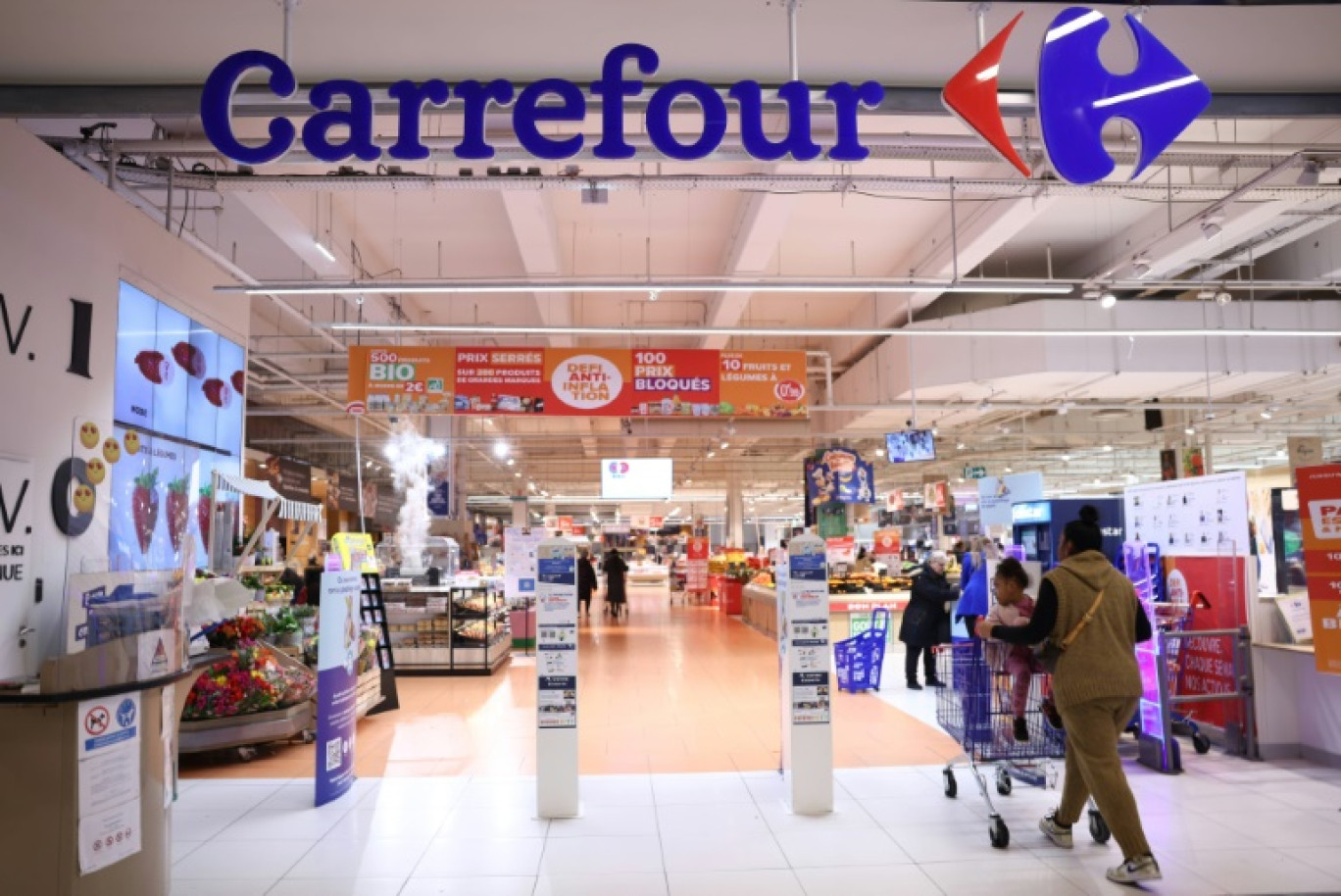 Un hypermarché Carrefour à Villeneuve-la-Garenne, dans les Haurs-de-Seine, le 29 mars 2023 © Thomas SAMSON