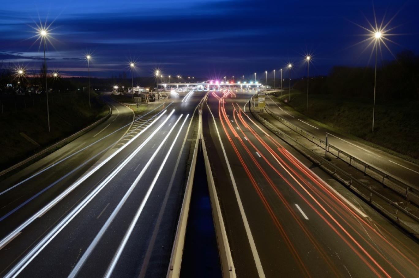 Alors que les péages en flux libre, des autoroutes sans barrière, sont appelés à se généraliser en France, les utilisateurs de l'A14 sur l'axe Paris-Normandie pourront s'en acquitter à partir de jeudi chez les buralistes © JEAN-SEBASTIEN EVRARD