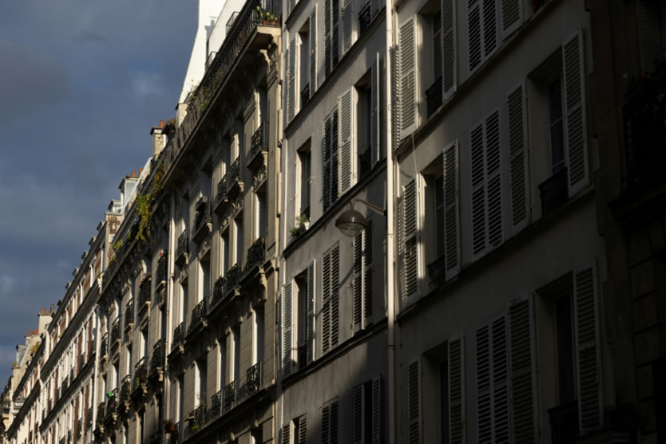 Des immeubles d'habitation à Paris, le 4 mai 2024 © JOEL SAGET