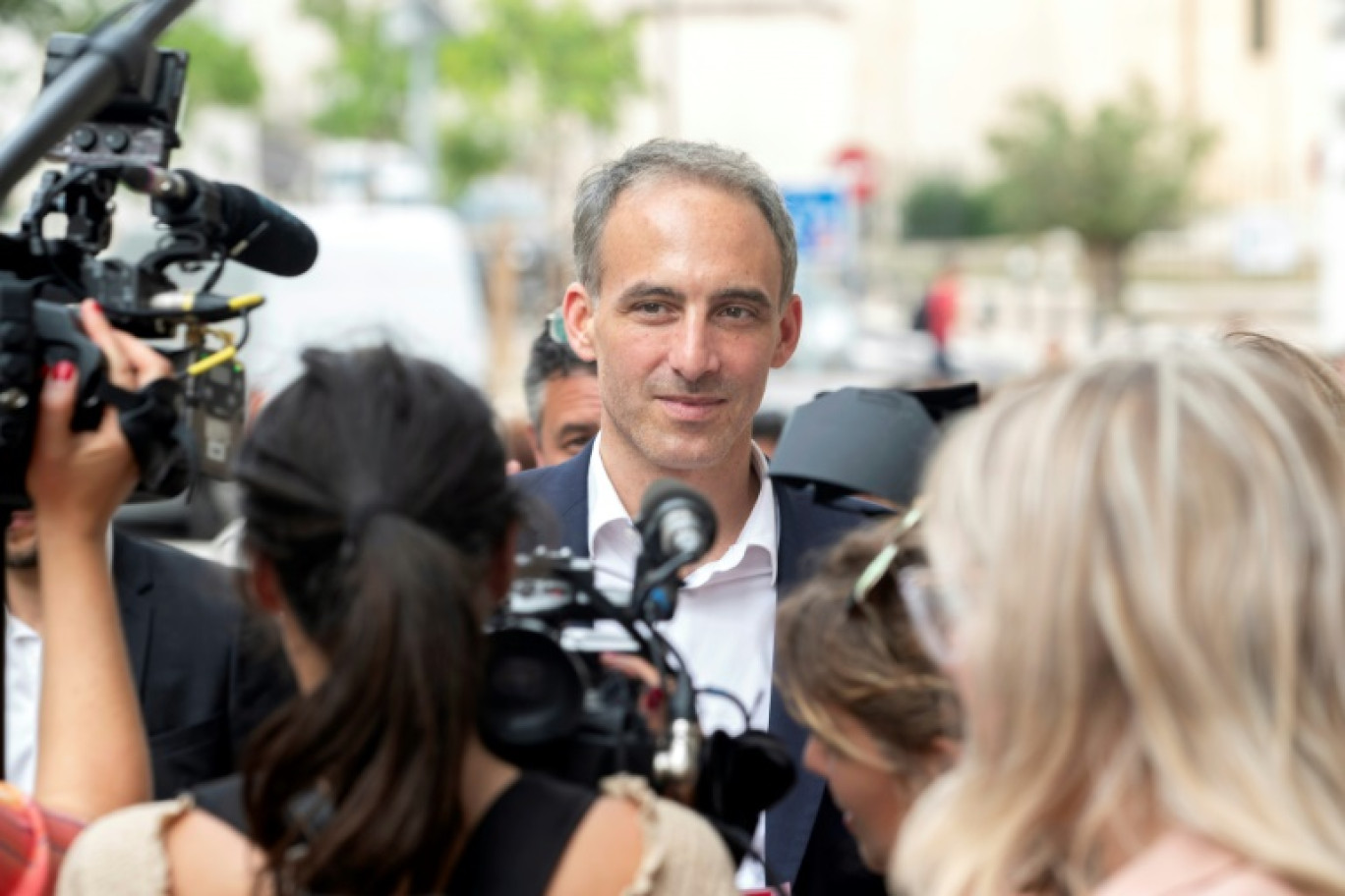 L'eurodéputé Place Publique Raphaël Glucksmann en déplacement à Marseille pour soutenir le candidat Nouveau Front populaire aux législatives, le 19 juin 2024 © Jérémy PAOLONI