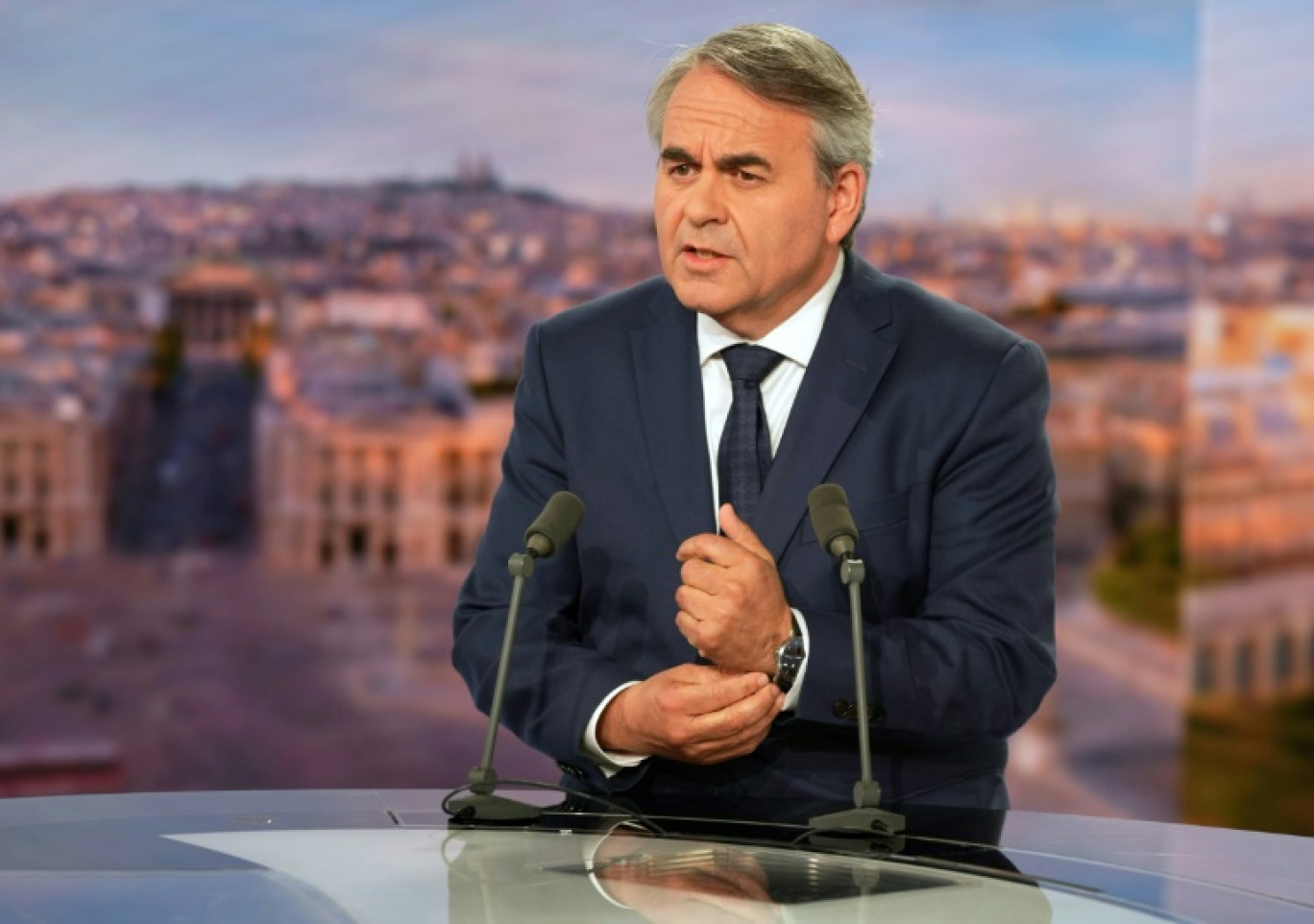 Le président LR des Hauts-de-France, Xavier Bertrand, sur le plateau de la chaîne TF1, le 11 juin 2024 à Boulogne-Billancourt, près de Paris © Zakaria ABDELKAFI