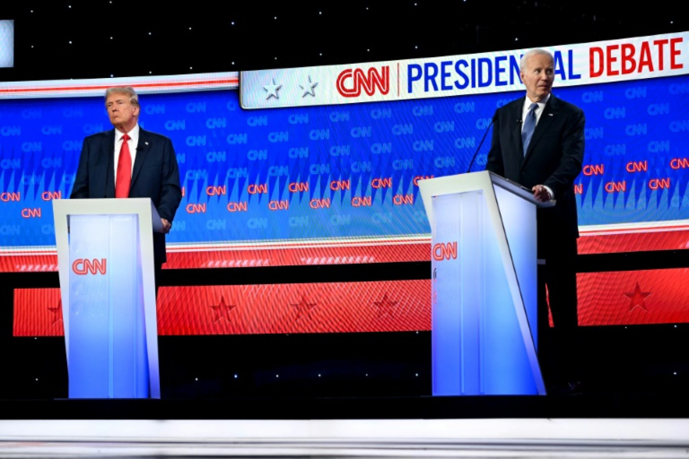 Joe Biden (D) et Donald Trump à Atlanta pour leur premier débat le 27 juin 2024 © ANDREW CABALLERO-REYNOLDS