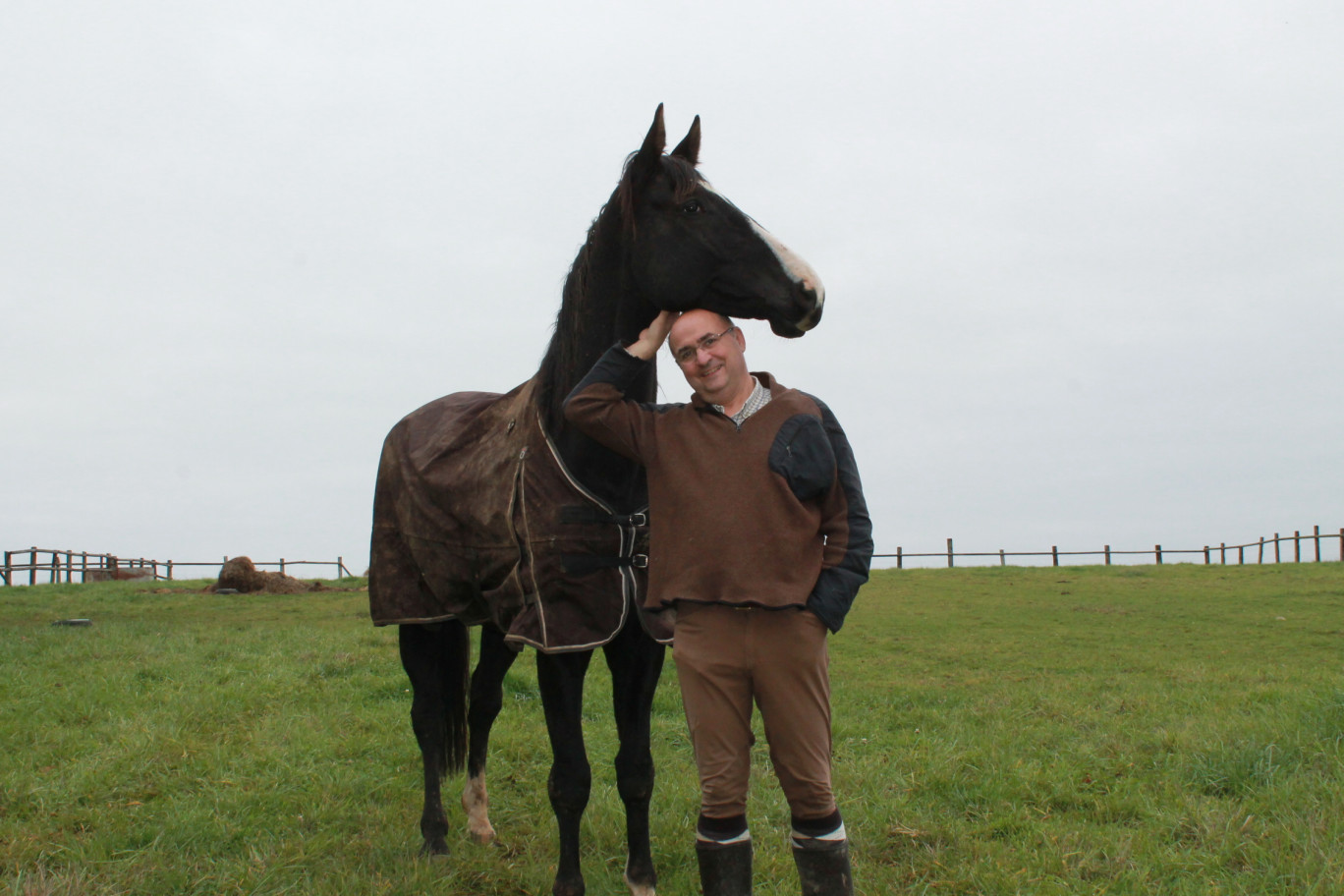 Jean-Luc Poulain, avec son cheval Tonton.