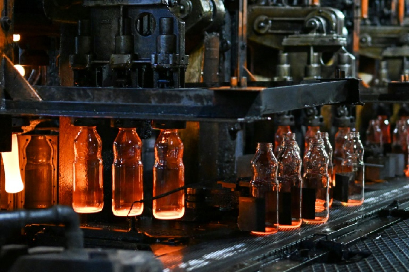 Une usine de bouteilles en verre, à Guatemala Ciudad, le 19 juin 2024 © JOHAN ORDONEZ