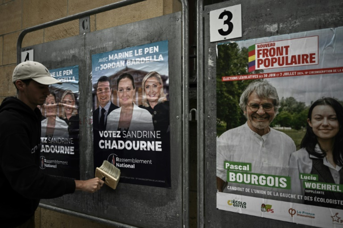 Affiches de campagne pour les élections législatives, le 2 juillet 2024 à Libourne © Philippe LOPEZ