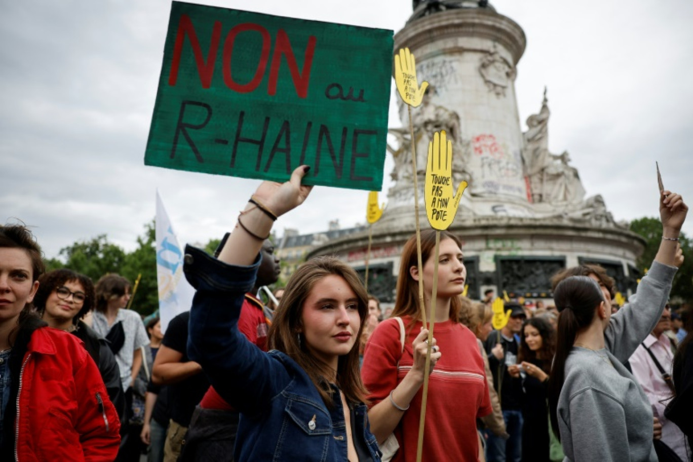 Cartes montrant dans quelles circonscriptions le RN va affronter en duel le NFP et ses alliés, le camp présidentiel, LR ou des candidats d'autres nuances, et qui est arrivé en tête au premier tour © Nalini LEPETIT-CHELLA