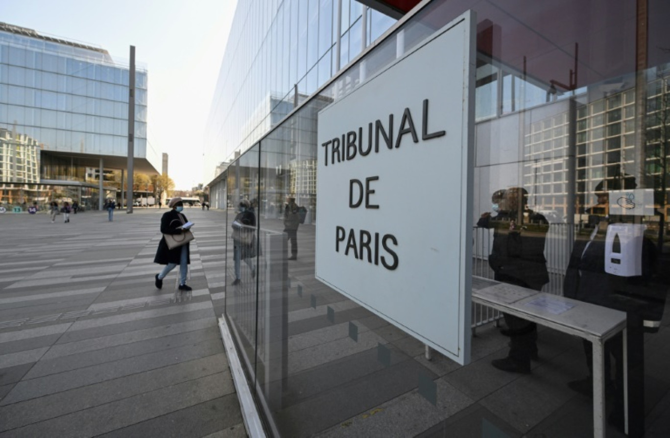 Vue de l'entrée du tribunal de Paris, le 22 mars 2022. L'ex star du rap Moha La Squale y a été condamné à de la prison ferme le 5 juillet 2024 pour violences conjugales. © Emmanuel DUNAND