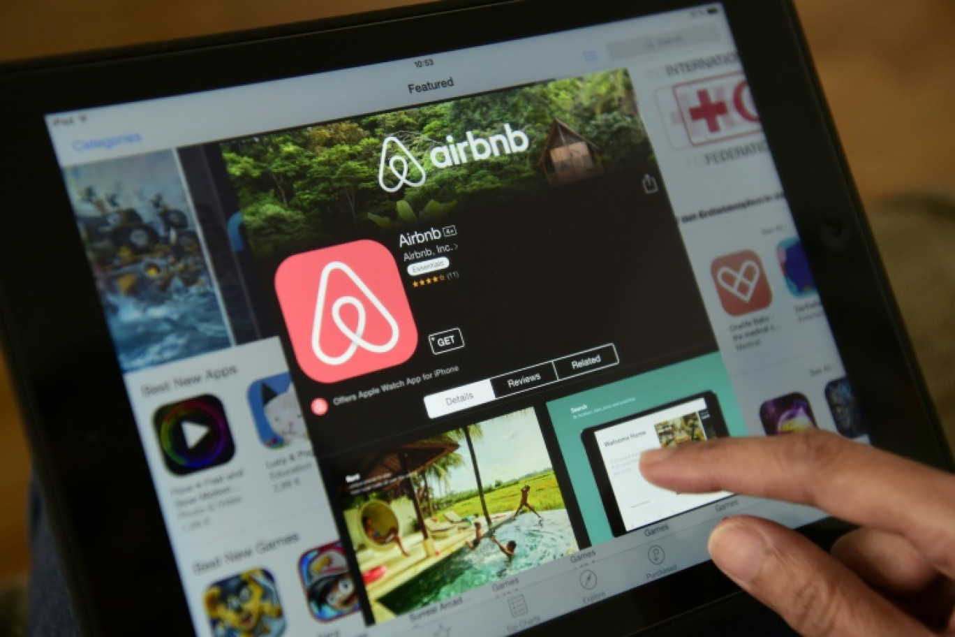 Le Conseil d’Etat a annulé le paragraphe permettant aux locations type Airbnb de continuer à bénéficier d'une niche fiscale rabotée par erreur par le gouvernement dans la loi de finances pour 2024 © John MACDOUGALL