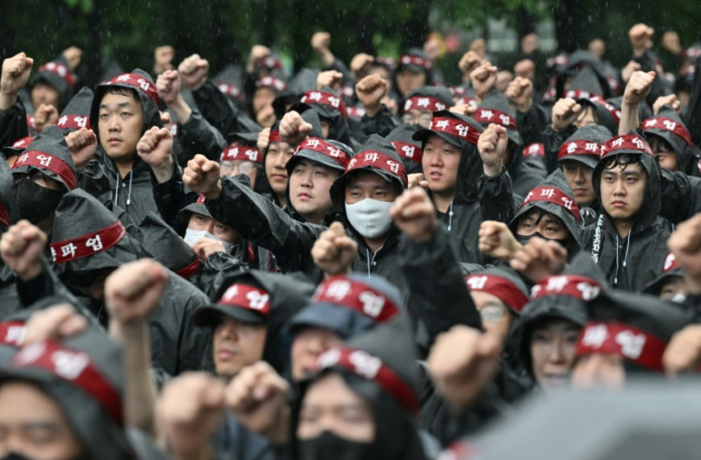 Un panneau du logo Samsung Electronics devant une usine à Hwaseong, Corée du Sud, le 8 juillet 2024 © Jung Yeon-je