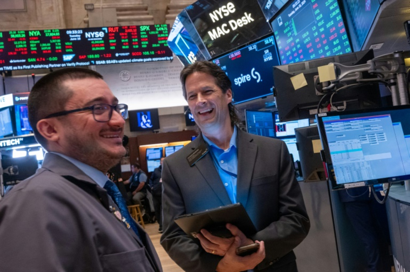 Des opérateurs du New York Stock Exchange © SPENCER PLATT