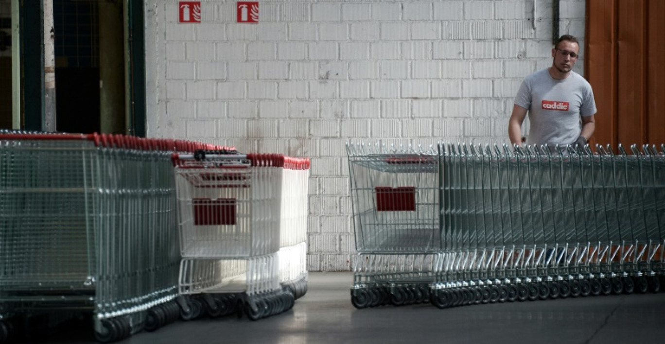 Un employé du fabricant de chariots de supermarché Caddie, le 20 avril 2015 à l'usine de Drusenheim © FREDERICK FLORIN