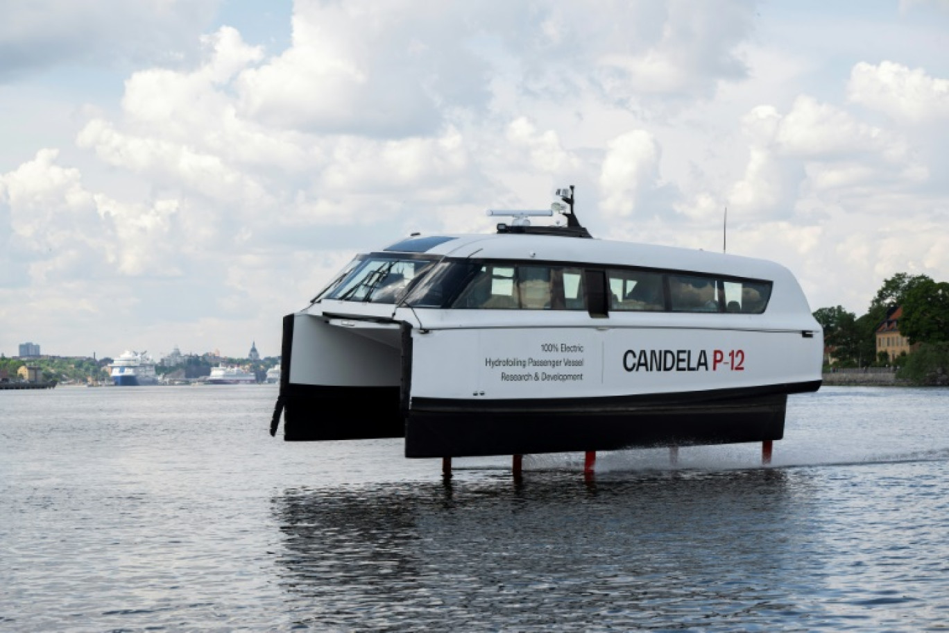 Le ferry électrique Candela P-12, à Stockholm, en Suède, le 3 juin 2024 © Henrik MONTGOMERY